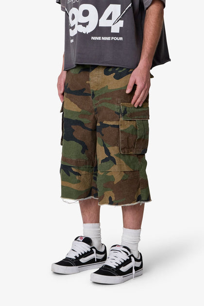 MNML Ultra Baggy Cargo Shorts Camo