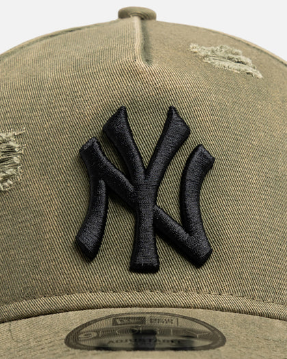 New Era New York Yankees 'Distressed Olive' 9FORTY A-Frame Snapback Olive