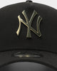 New Era New York Yankees 'Metal Badge' 9FORTY A-Frame Black/Gold Metal