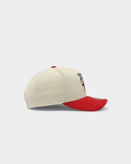 Mitchell & Ness Chicago Bulls Pro Crown Snapback Off White/Red