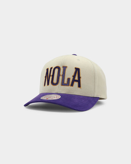 Mitchell & Ness New Orleans Pelicans Pro Crown Snapback Off White/Purple