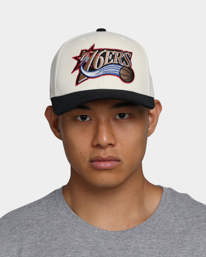Mitchell & Ness Philadelphia 76ers Pro Crown Snapback Off White/Black