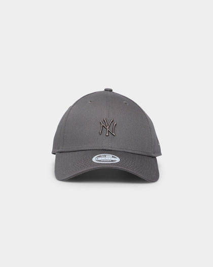 New Era Women's New York Yankees 'Falcon Desert' 9FORTY Casual Classic Strapback Grey