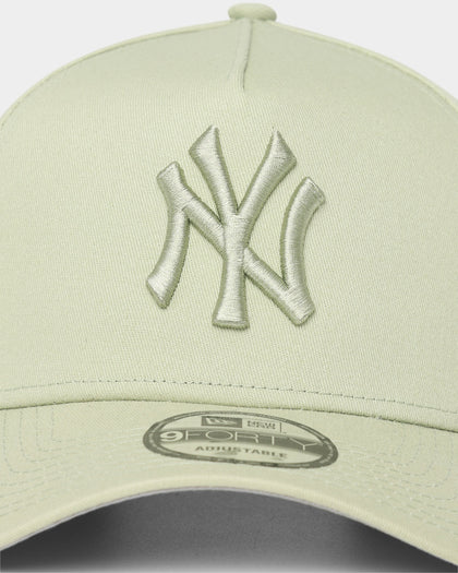 New Era New York Yankees 'Summer Olive' 9FORTY A-Frame Snapback Light Olive