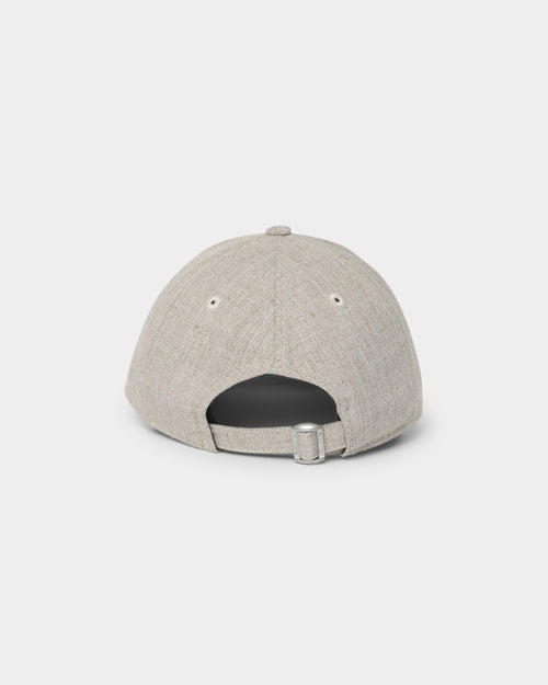 New Era Women's New York Yankees Q122 9FORTY Strapback Heather Oatmeal Marle