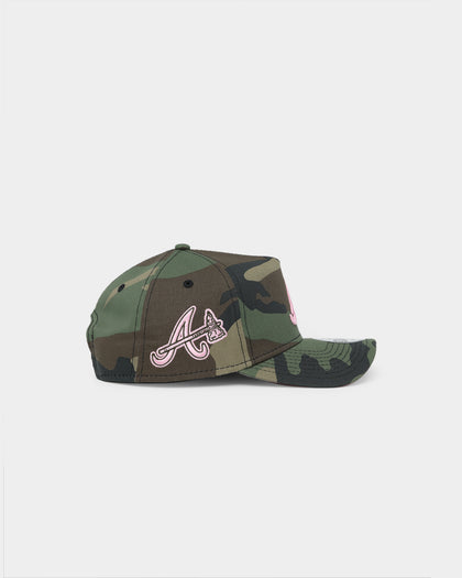 New Era Atlanta Braves "Camo Twist" 9FORTY A-Frame Snapback Camo Pink
