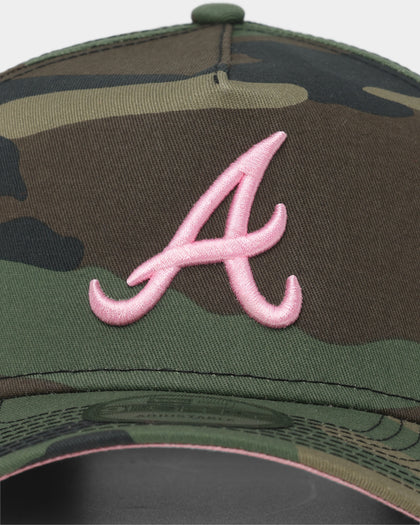 New Era Atlanta Braves "Camo Twist" 9FORTY A-Frame Snapback Camo Pink