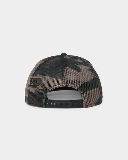 New Era Atlanta Braves "Camo Twist" 9FORTY A-Frame Trucker Snapback Camo Pink
