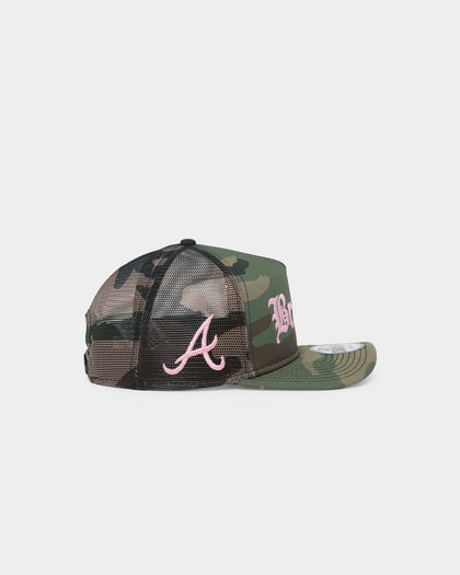 New Era Atlanta Braves "Camo Twist" 9FORTY A-Frame Trucker Snapback Camo Pink