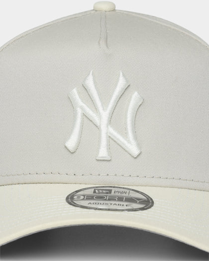 New Era New York Yankees 9FORTY A-Frame Snapback Stone/White