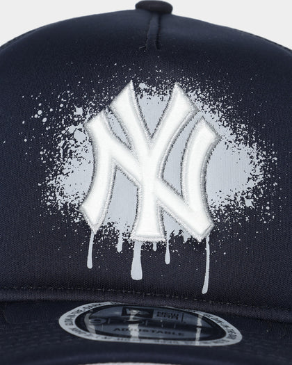 New Era New York Yankees 'Spray Paint Glow' 9FORTY A-Frame Trucker Snapback Original Team Colours