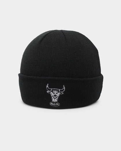 Mitchell & Ness Chicago Bulls Metallic Logo Cuff Knit Beanie Black
