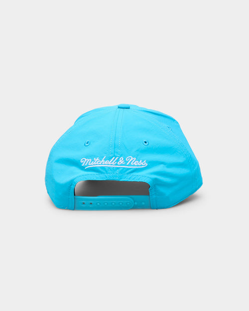 Mitchell & Ness Vancouver Grizzlies 'Nylon Hardwood Classics Logo' Deadstock Snapback Original Team Colours