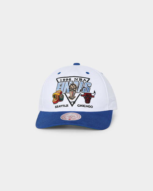 Mitchell & Ness '96 Versus '1996 Bulls VS Sonics NBA Finals' Deadstock Snapback White
