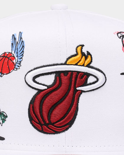 Mitchell & Ness Miami Heat 'Hand Drawn' Original Fit Snapback White