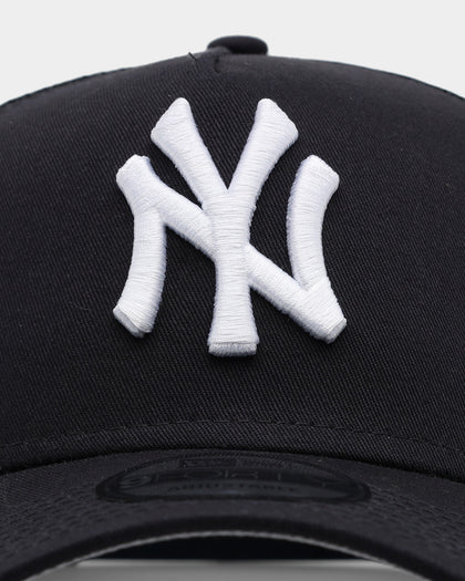 New Era New York Yankees 'Summer Essential' 9FORTY A-Frame Trucker Navy