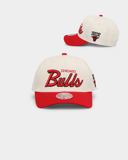 Mitchell & Ness Chicago Bulls Vintage White Script Wool Snapback Vintage White
