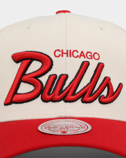 Mitchell & Ness Chicago Bulls Vintage White Script Wool Snapback Vintage White