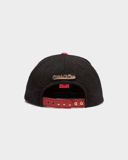 Mitchell & Ness Chicago Bulls Luxury Carp Script Snapback Black/Red