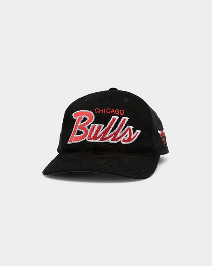 Mitchell & Ness Chicago Bulls Corduroy Script 6-Panel Deadstock Snapback Black
