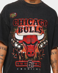 Mitchell & Ness Chicago Bulls 6 Time Gold Short Sleeve T-Shirt Black