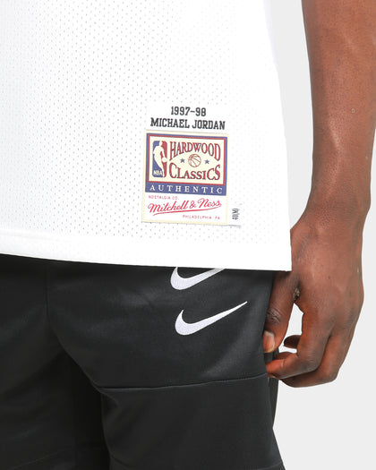 Mitchell & Ness Chicago Bulls Michael Jordan '97-'98 #23 Authentic NBA Jersey White