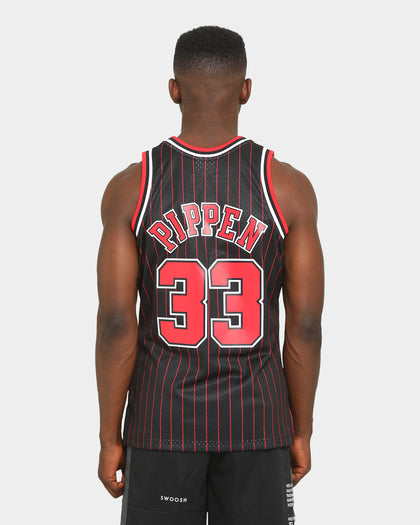 Mitchell & Ness Chicago Bulls Scottie Pippen '95-'96 #33 Swingman Jersey Black