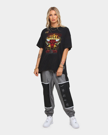 Mitchell & Ness Men's Chicago Bulls Vintage Last Dance 6x Champs Short Sleeve T-Shirt Black