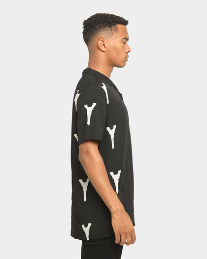 Carré Iron Lady Short Sleeve Button Up Black