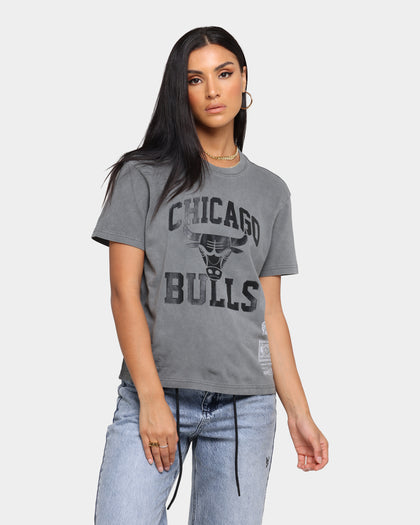 Mitchell & Ness Women's Chicago Bulls Tradition Vintage T-Shirt Gunmetal