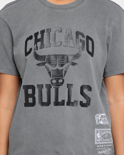 Mitchell & Ness Women's Chicago Bulls Tradition Vintage T-Shirt Gunmetal