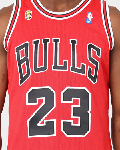 Mitchell & Ness Chicago Bulls Michael Jordan '95-'96 #23 Finals Authentic Jersey Red