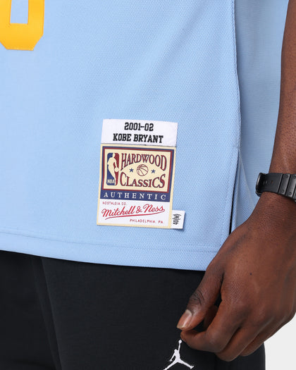 Mitchell & Ness Los Angeles Lakers Kobe Bryant '01-'02 #8 Hardwood Classics Throwback Authentic Jersey Blue