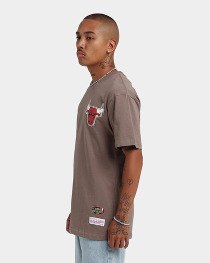Mitchell & Ness Chicago Bulls Tonal Logo T-Shirt Walnut