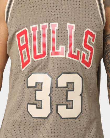 Mitchell & Ness Chicago Bulls Scottie Pippen #33 '97-'98 Astro Swingman Jersey Wallnut