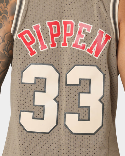 Mitchell & Ness Chicago Bulls Scottie Pippen #33 '97-'98 Astro Swingman Jersey Wallnut