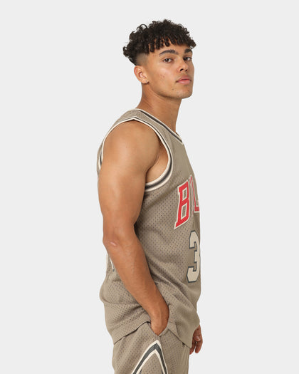 Mitchell & Ness Chicago Bulls Scottie Pippen #33 '97-'98 Astro Swingman Jersey Wallnut