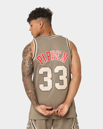Mitchell & Ness Chicago Bulls Scottie Pippen #33 '97-'98 Astro Swingman Jersey Wallnut