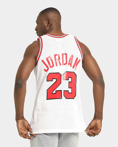 Mitchell & Ness Chicago Bulls Michael Jordan '91-'92 #23 Home Game Authentic Jersey White