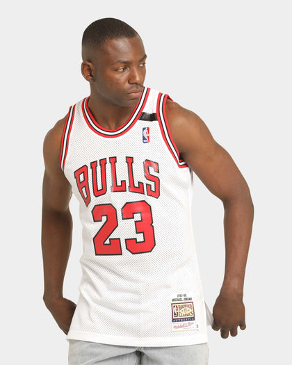 Mitchell & Ness Chicago Bulls Michael Jordan '91-'92 #23 Home Game Authentic Jersey White
