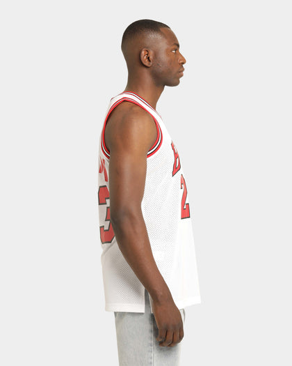 Mitchell & Ness Chicago Bulls Michael Jordan '91-'92 #23 Home Game Authentic Jersey White