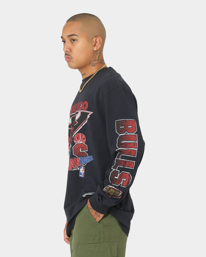 Mitchell & Ness Chicago Bulls Fantastic Long Sleeve T-Shirt Faded Black
