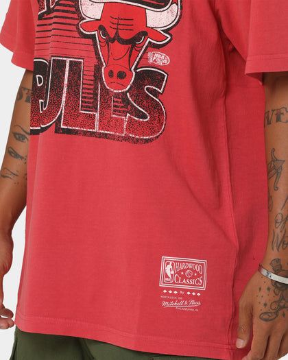 Mitchell & Ness Chicago Bulls Incline Stack Vintage T-Shirt Faded Red