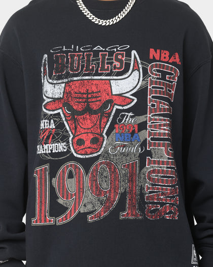 Mitchell & Ness Chicago Bulls Road to Victory Crewneck Faded Black