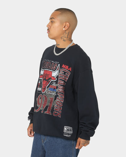 Mitchell & Ness Chicago Bulls Road to Victory Crewneck Faded Black