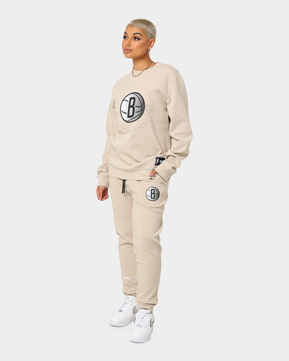 Hugo Boss Hugo Boss X NBA Basic Brooklyn Nets Crewneck Sweatshirt Light Beige