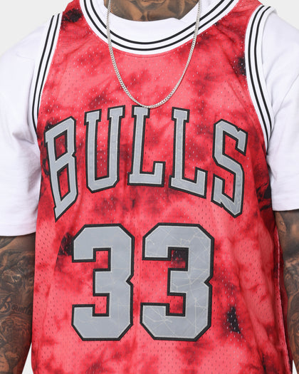 Mitchell & Ness Chicago Bulls Scottie Pippen #33 Galaxy Swingman Jersey Red