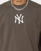 New Era New York Yankees Oversized  T-Shirt Moss