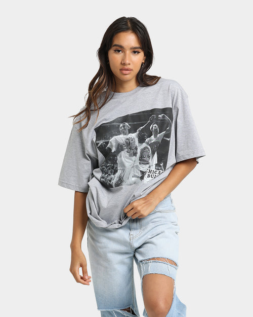 Mitchell & Ness Chicago Bulls Rodman Basketball Photo T-Shirt Grey Marle