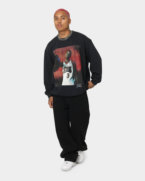 Mitchell & Ness Philadelphia 76ers Allen Iverson Photo Bomb Crewneck Faded Black